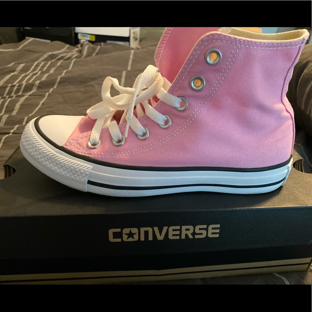 Pink converse